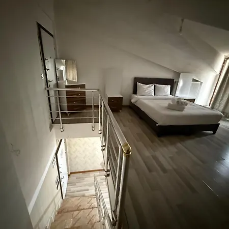 N Apartment *